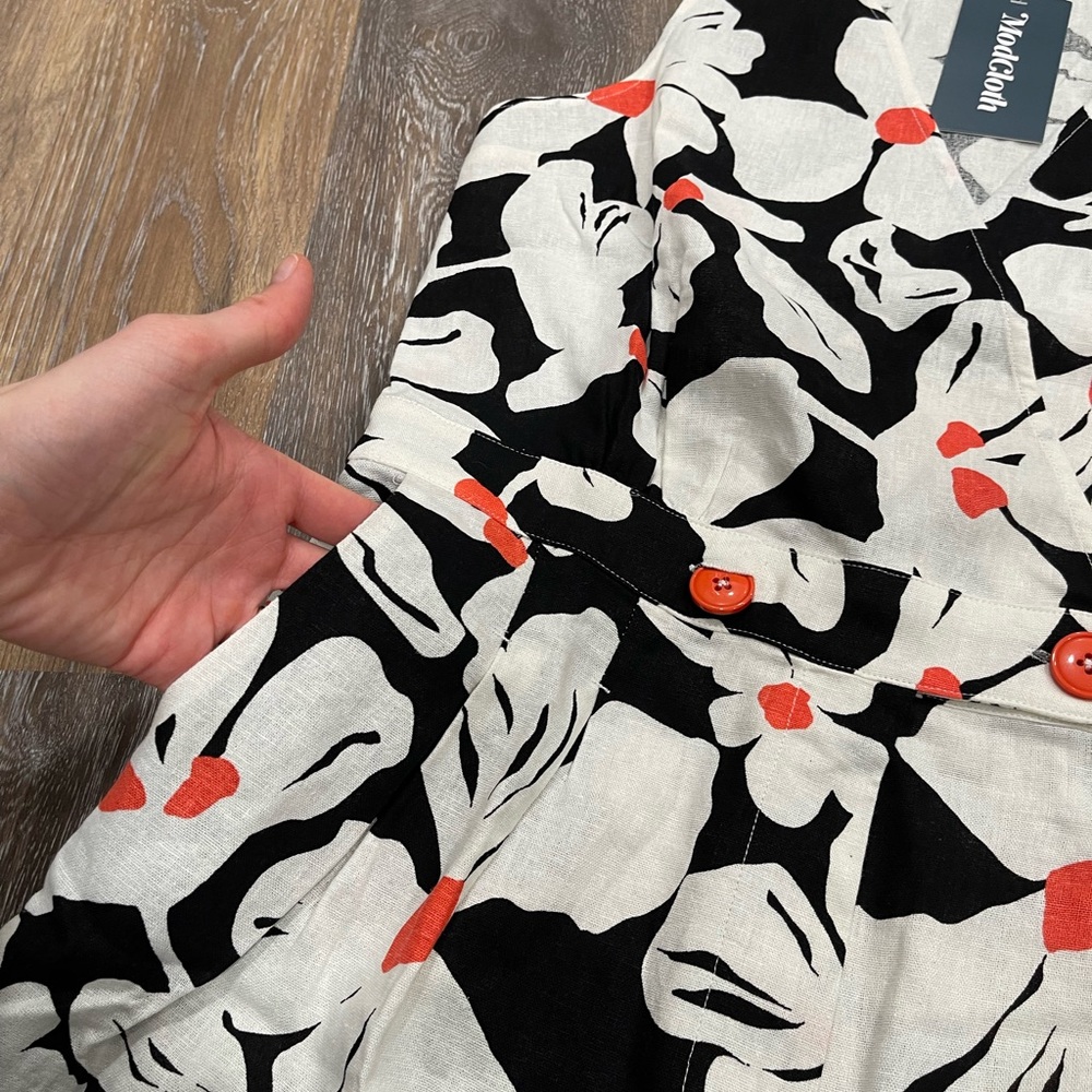 BNWT ModCloth Just Want to Have Sun Surplice Romper - Picture 11 of 14